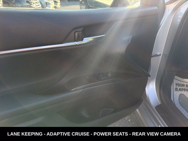 2022 Toyota Camry SE LOW MILEAGE LOCAL TRADE