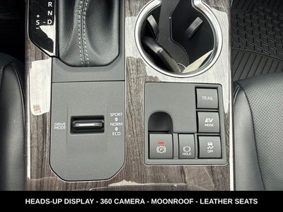 2026 Toyota Highlander Hybrid Platinum LESS THAN 200 MILES HYBRID AWD