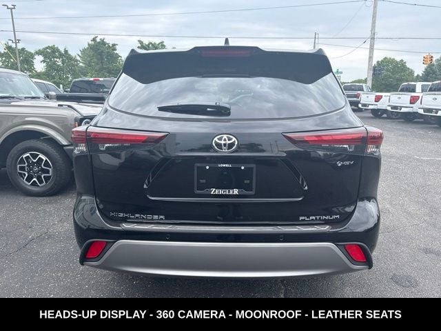 2026 Toyota Highlander Hybrid Platinum LESS THAN 200 MILES HYBRID AWD