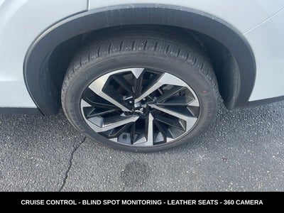 2024 Mitsubishi Outlander Base