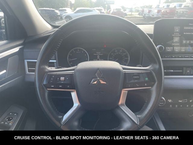 2024 Mitsubishi Outlander Base