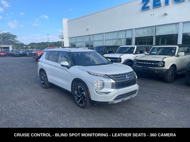 2024 Mitsubishi Outlander Base