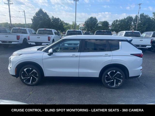 2024 Mitsubishi Outlander Base