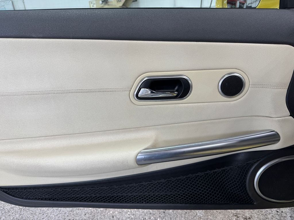 2005 Chrysler Crossfire Limited Leather Trimmed Bucket Seats