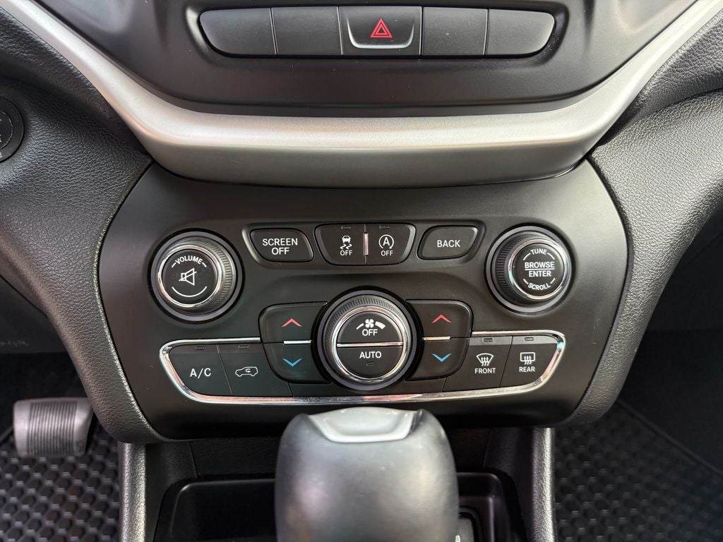 2015 Jeep Cherokee Latitude Full Sunroof