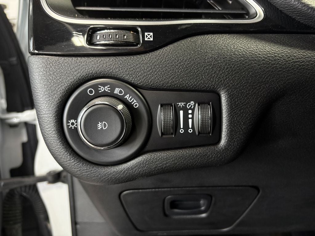 2019 Jeep Cherokee Latitude Plus Cold Weather Group