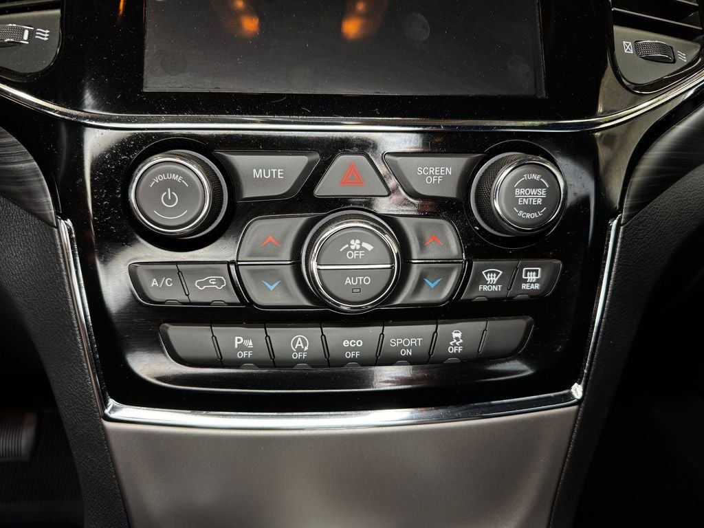 2020 Jeep Grand Cherokee Altitude GPS Navigation
