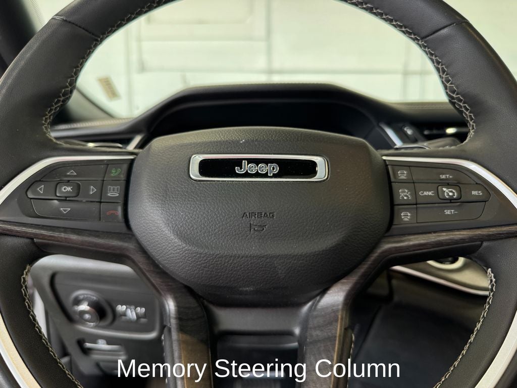 2024 Jeep Grand Cherokee Limited Black Appearance Package