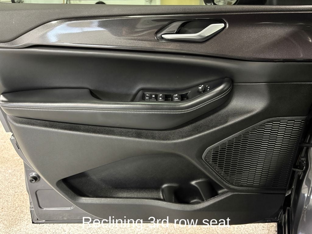 2023 Jeep Grand Cherokee L Laredo Radio: Uconnect 5 w/8.4" Display