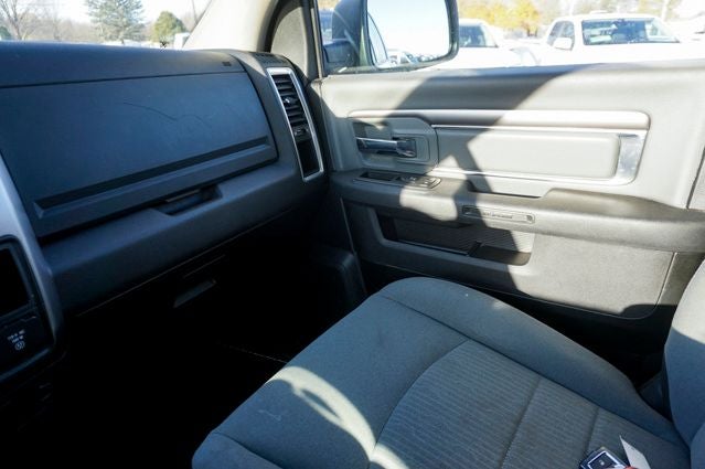 2022 RAM 1500 Classic SLT Integrated Voice Command w/Bluetooth & ParkView Re