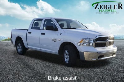 2022 RAM 1500 Classic SLT Integrated Voice Command w/Bluetooth & ParkView Re