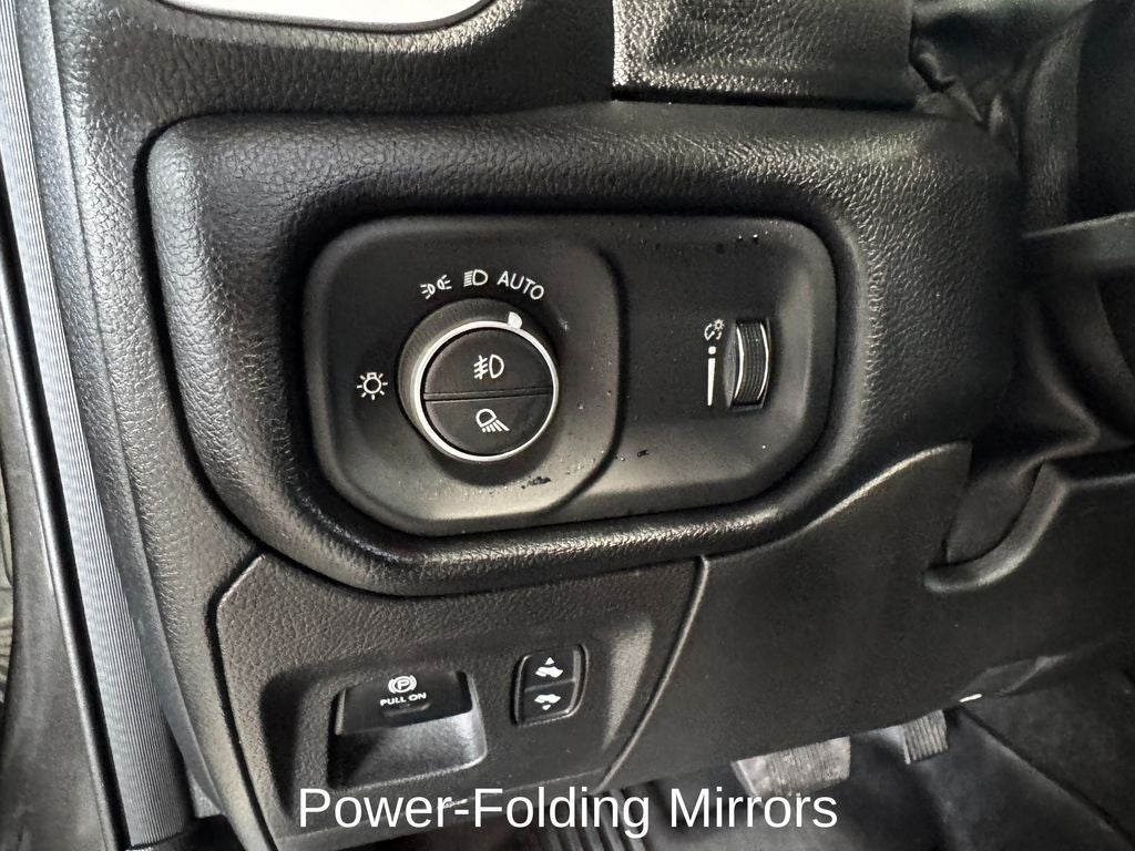 2022 RAM 1500 Big Horn/Lone Star Level 2 Equipment Group