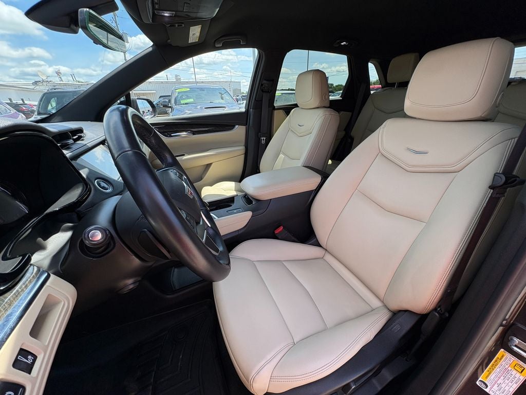 2018 Cadillac XT5 Base Alloy wheels