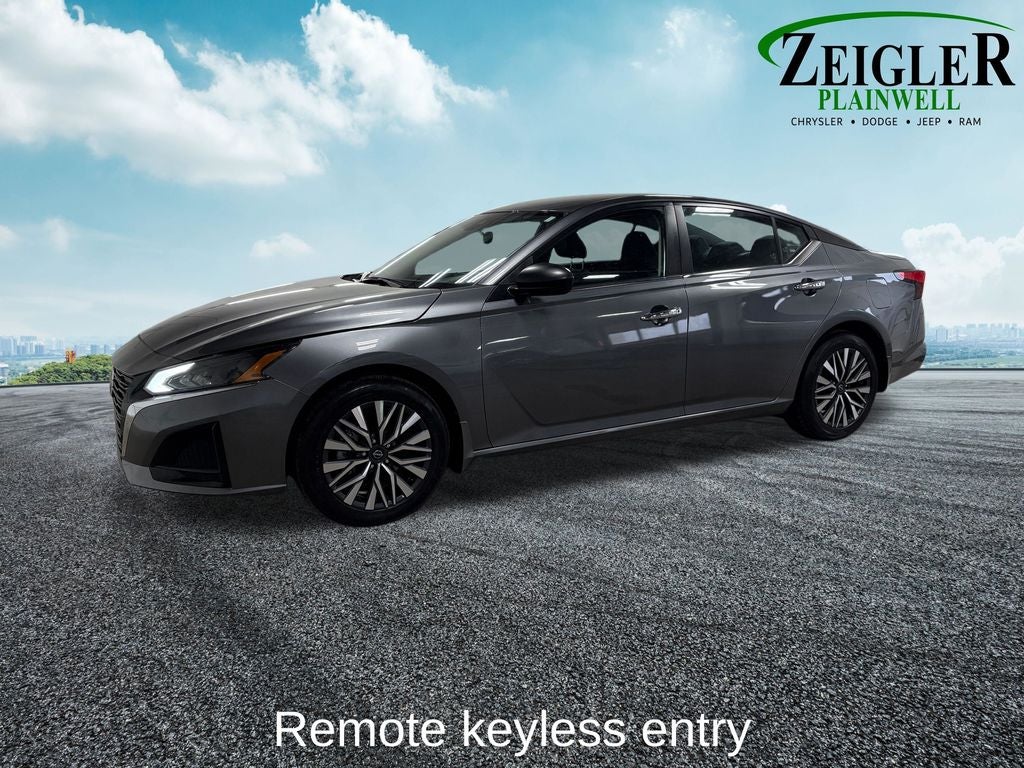 2024 Nissan Altima 2.5 SV NissanConnect featuring Apple CarPlay