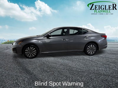 2024 Nissan Altima 2.5 SV NissanConnect featuring Apple CarPlay
