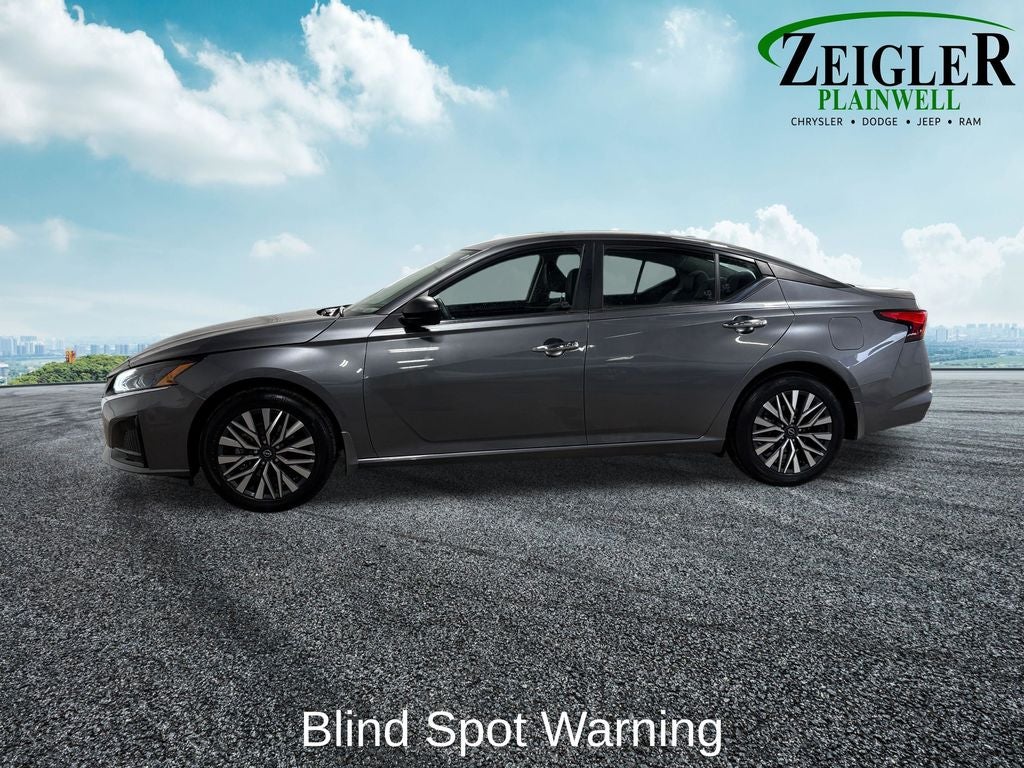2024 Nissan Altima 2.5 SV NissanConnect featuring Apple CarPlay