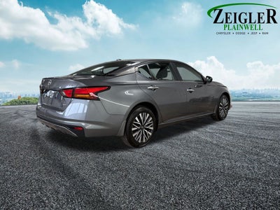 2024 Nissan Altima 2.5 SV NissanConnect featuring Apple CarPlay