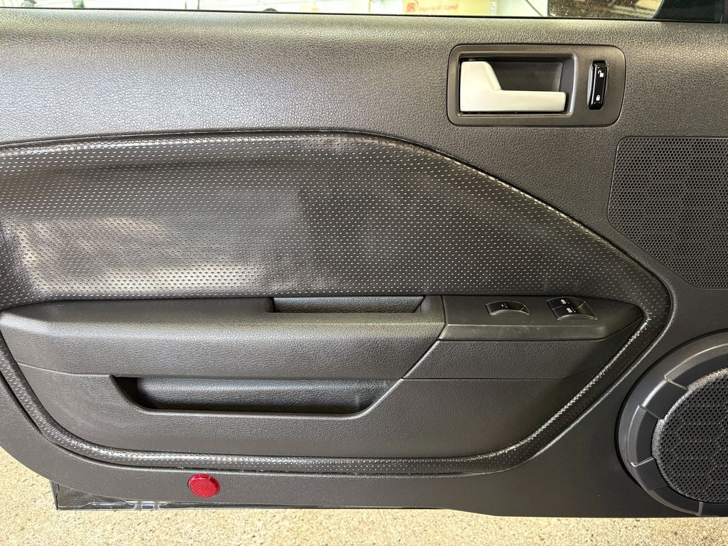 2005 Ford Mustang GT Premium