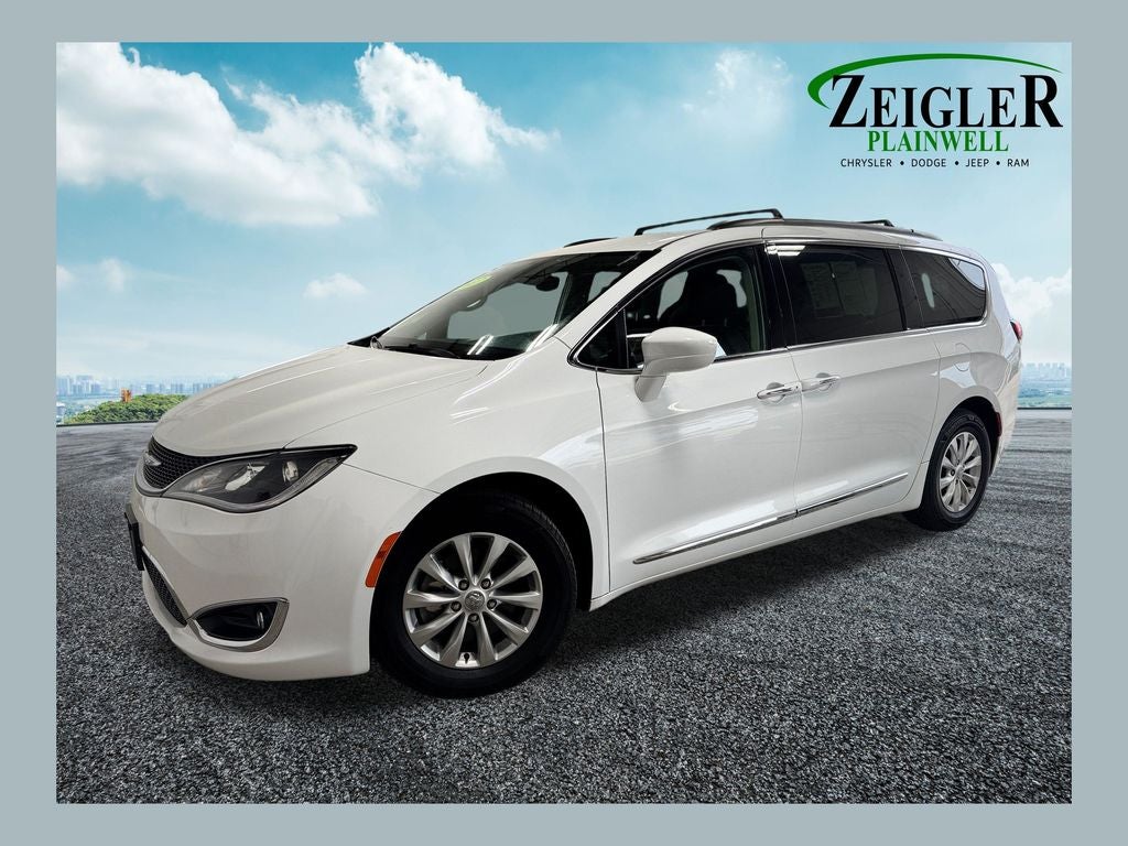 2017 Chrysler Pacifica Touring L 3rd row seat
