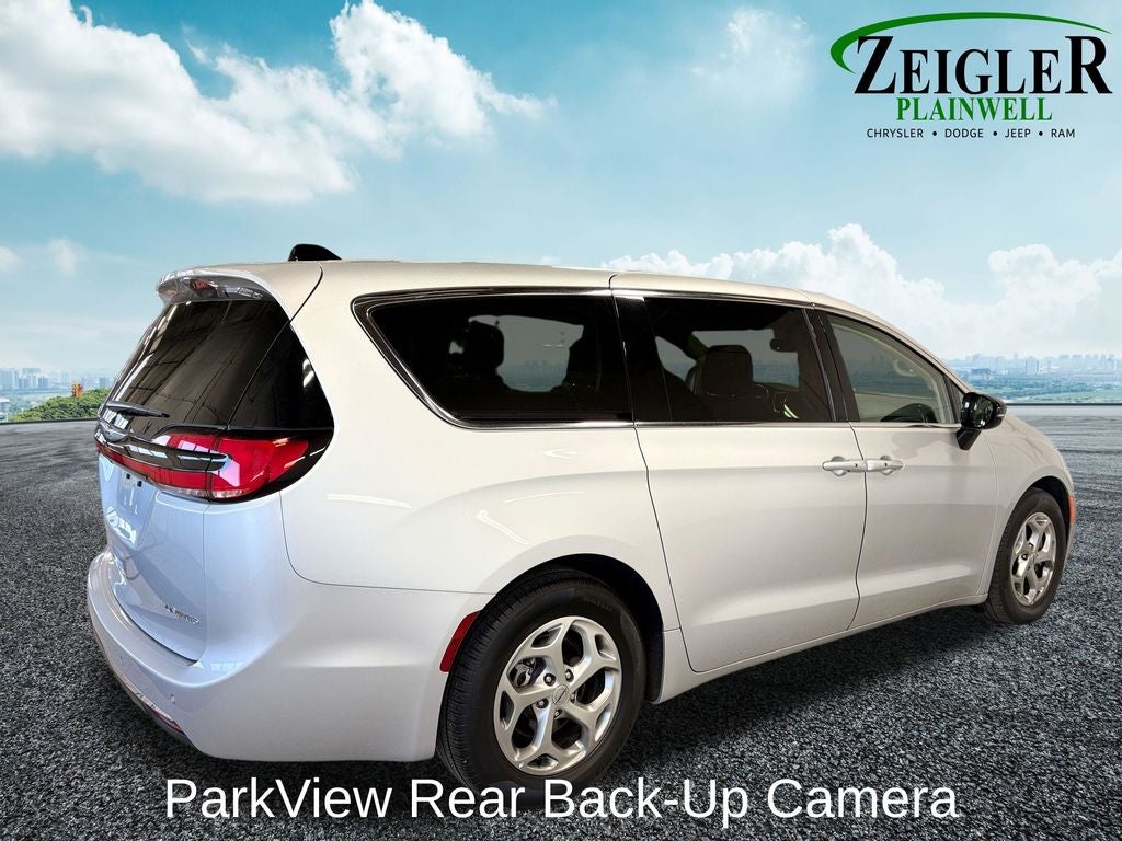 2024 Chrysler Pacifica Limited Power moonroof