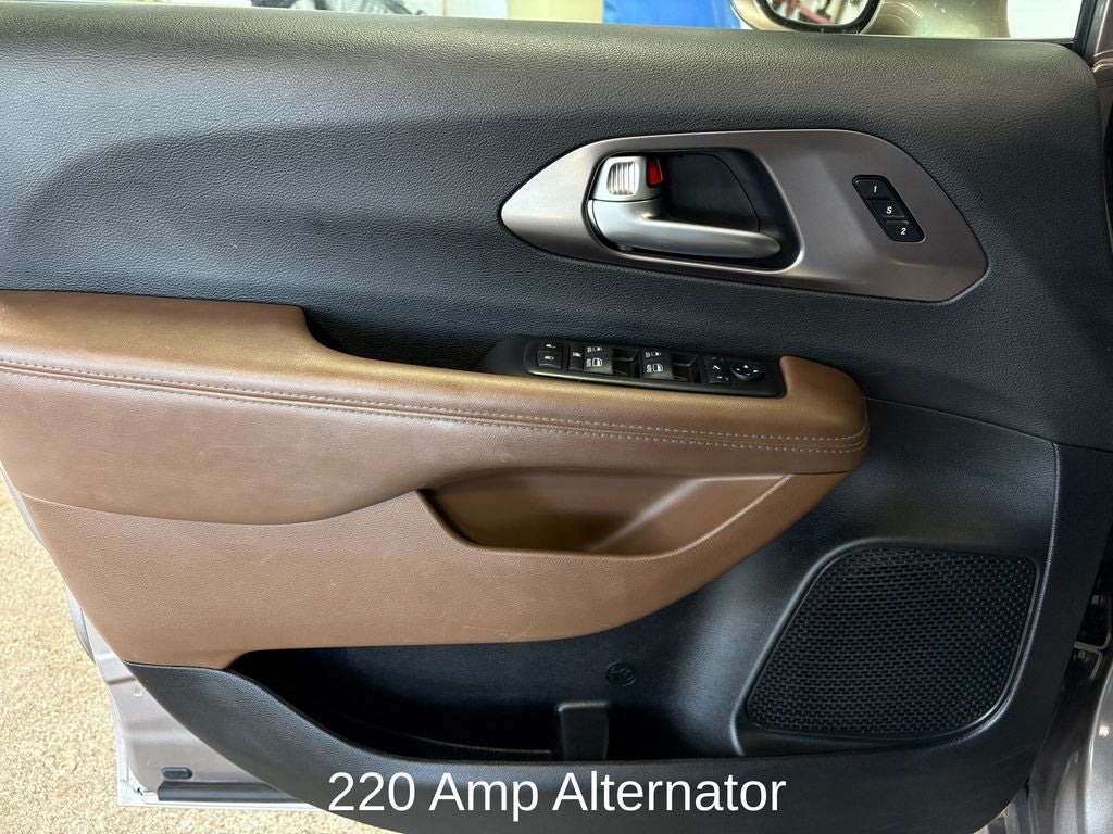 2018 Chrysler Pacifica Limited Advanced SafetyTec Group