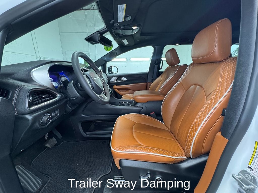 2025 Chrysler Pacifica Pinnacle Power moonroof