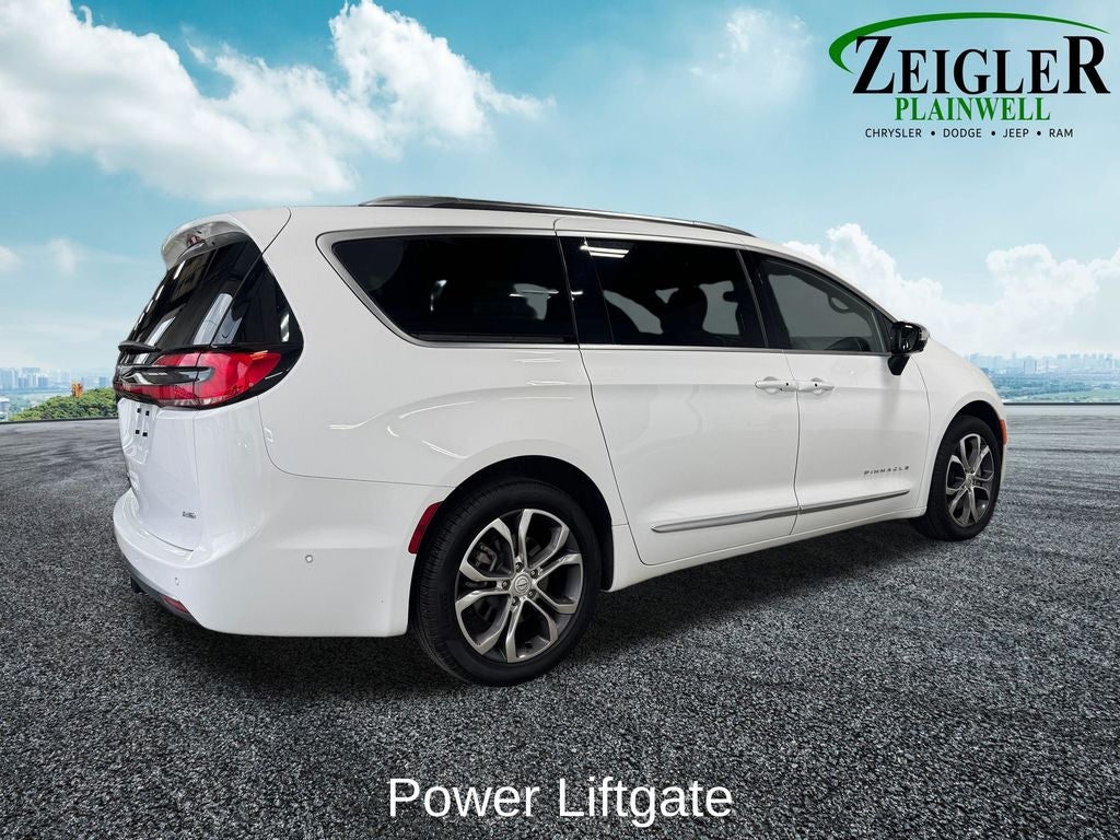 2025 Chrysler Pacifica Pinnacle Power moonroof