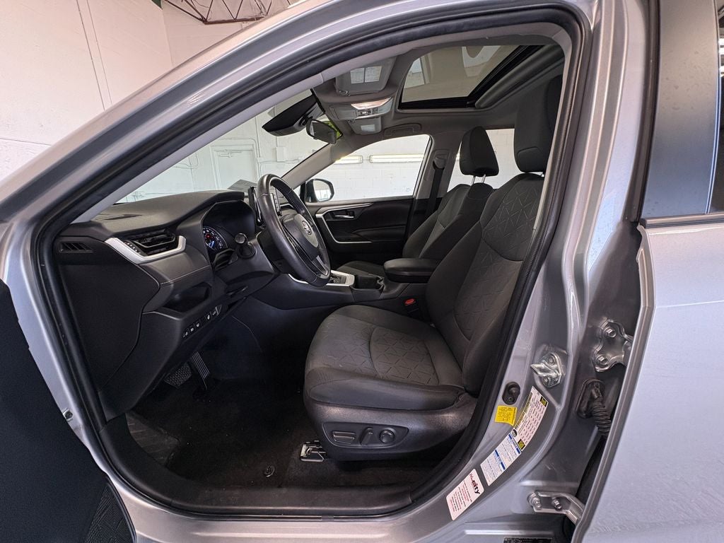 2022 Toyota RAV4 Hybrid XLE Moon Roof