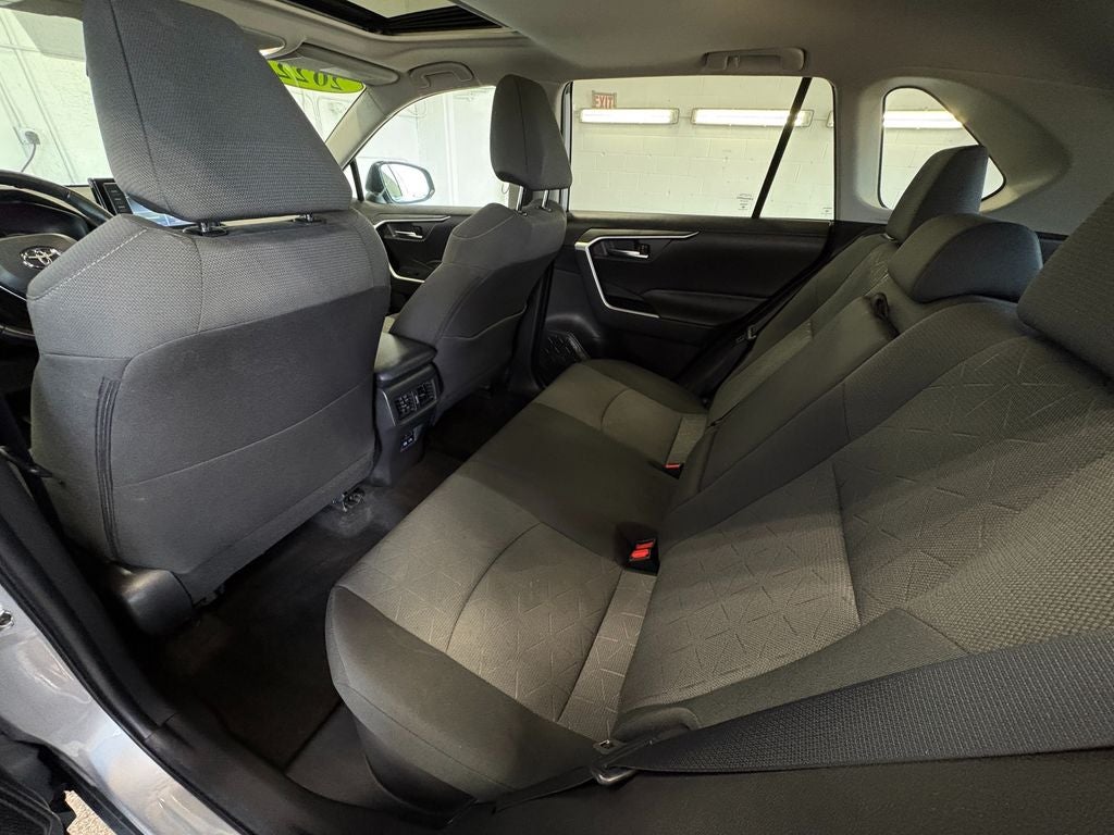 2022 Toyota RAV4 Hybrid XLE Moon Roof