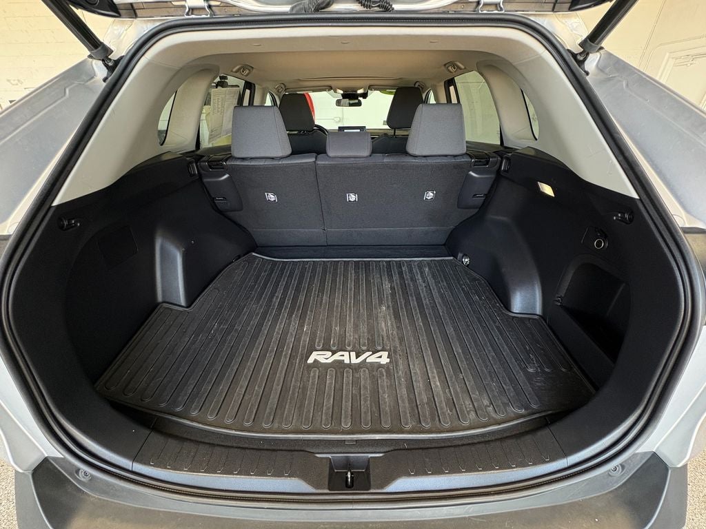 2022 Toyota RAV4 Hybrid XLE Moon Roof