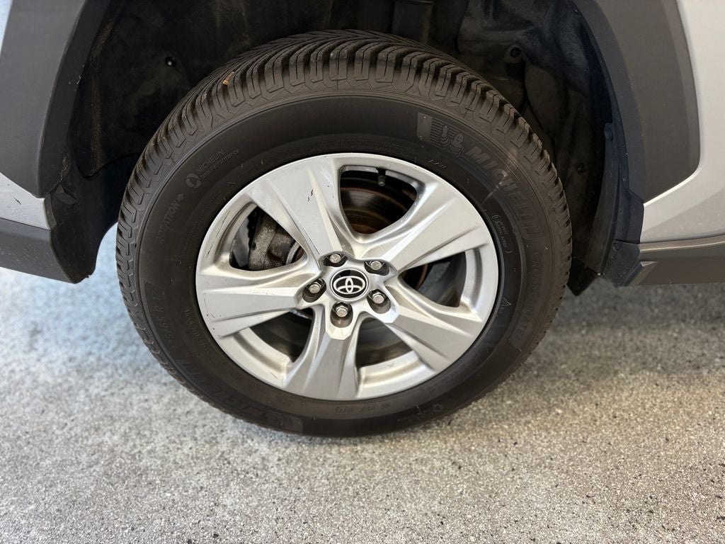 2022 Toyota RAV4 Hybrid XLE Moon Roof