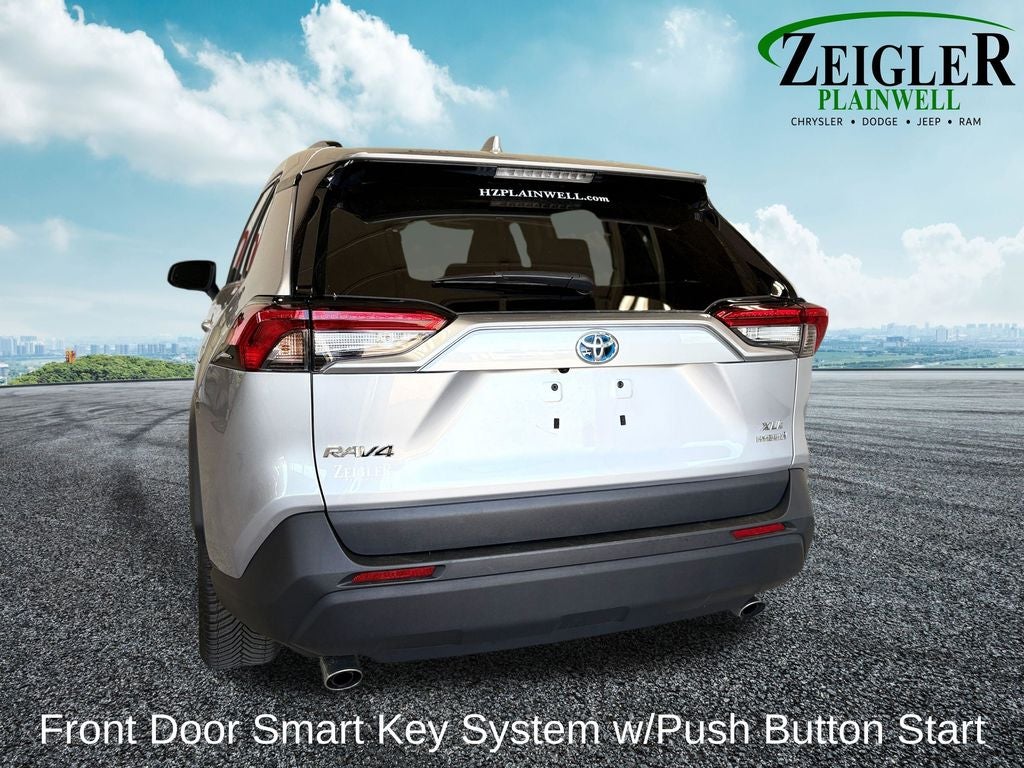 2022 Toyota RAV4 Hybrid XLE Moon Roof