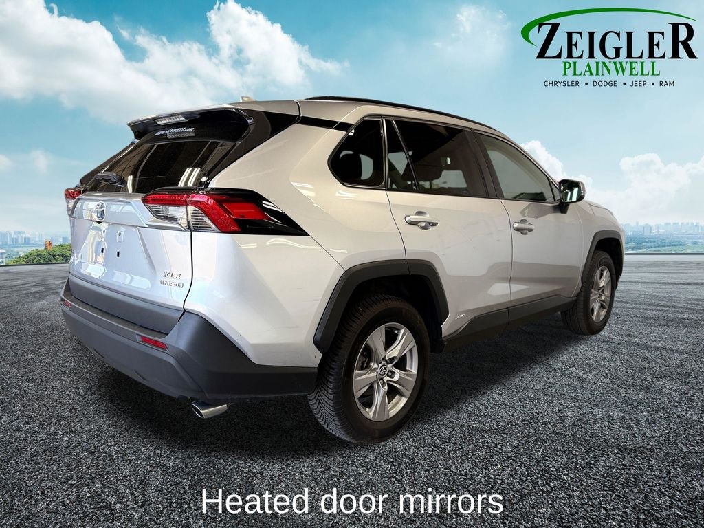 2022 Toyota RAV4 Hybrid XLE Moon Roof