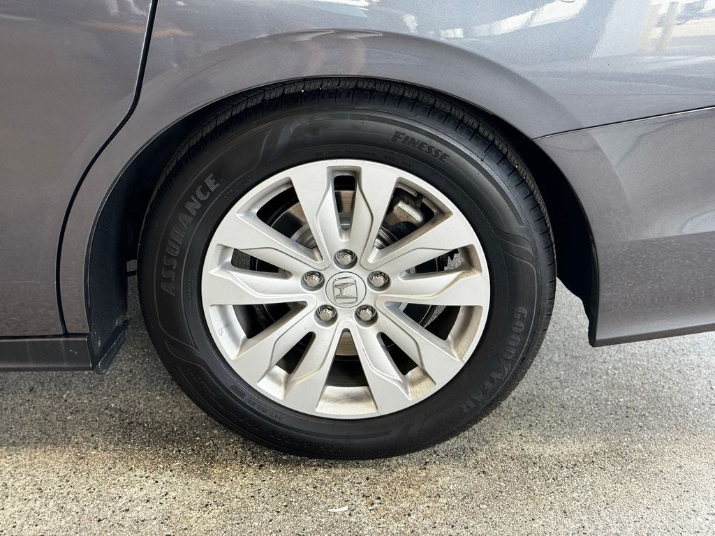 2021 Honda Odyssey LX 3rd row seat