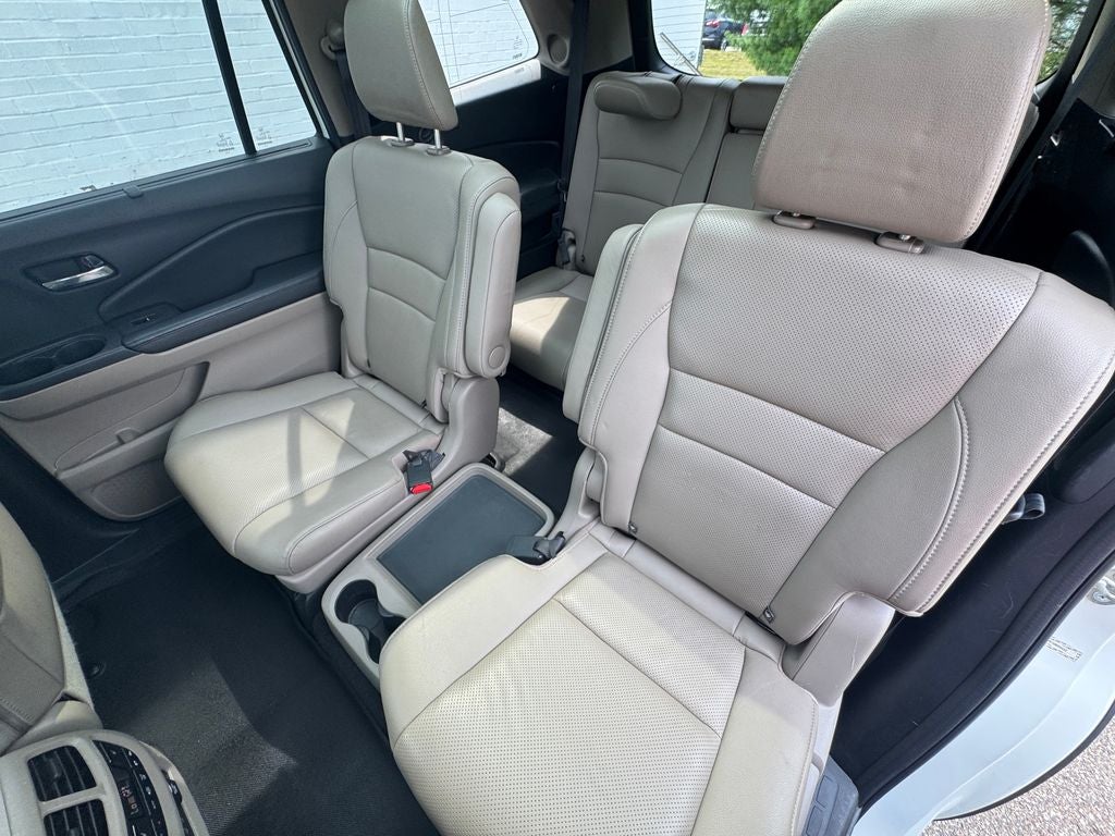 2016 Honda Pilot Elite 3rd row seat