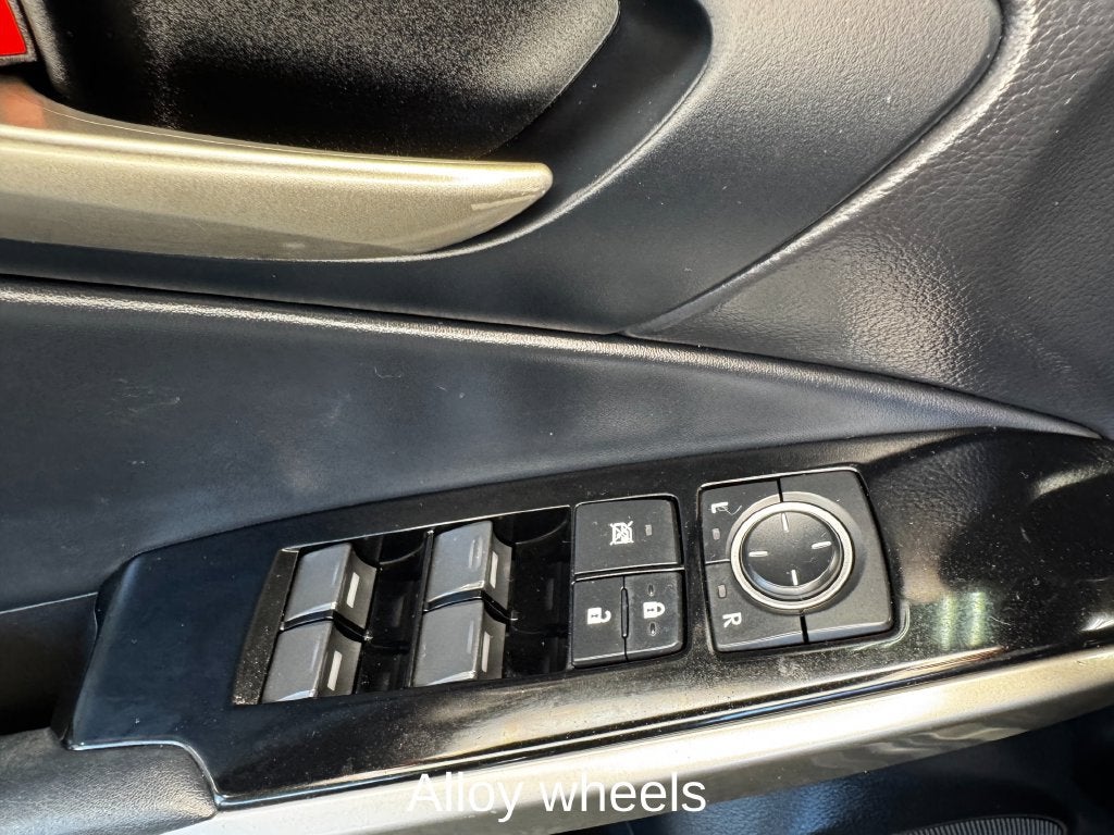2017 Lexus IS 300 Power moonroof