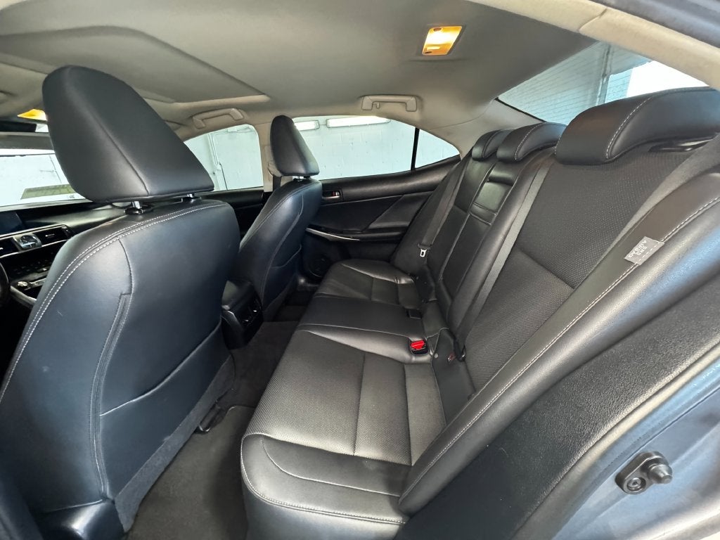 2017 Lexus IS 300 Power moonroof