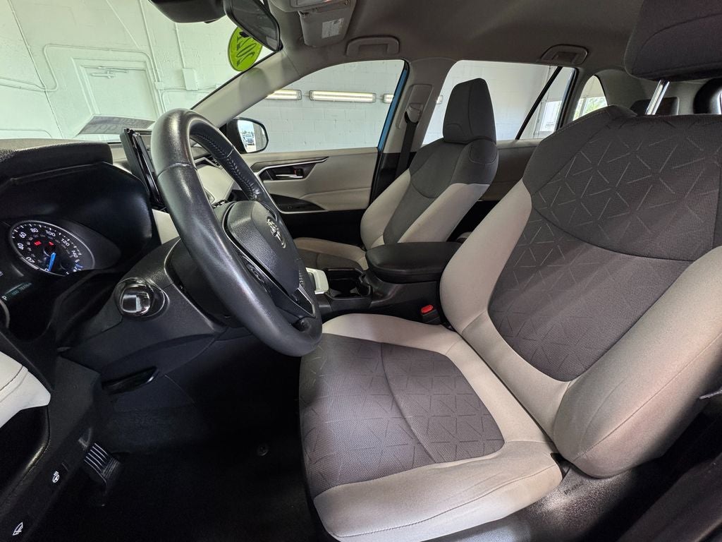 2021 Toyota RAV4 Hybrid XLE
