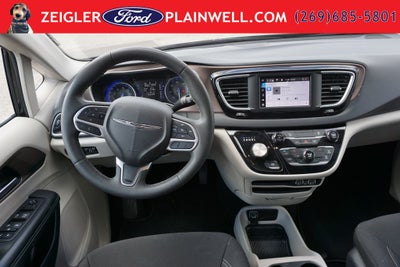2024 Chrysler Voyager LX V6 Parkview Camera