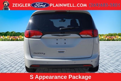 2020 Chrysler Pacifica Touring
