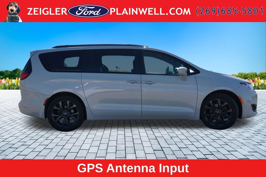 2020 Chrysler Pacifica Touring