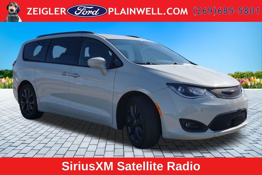 2020 Chrysler Pacifica Touring