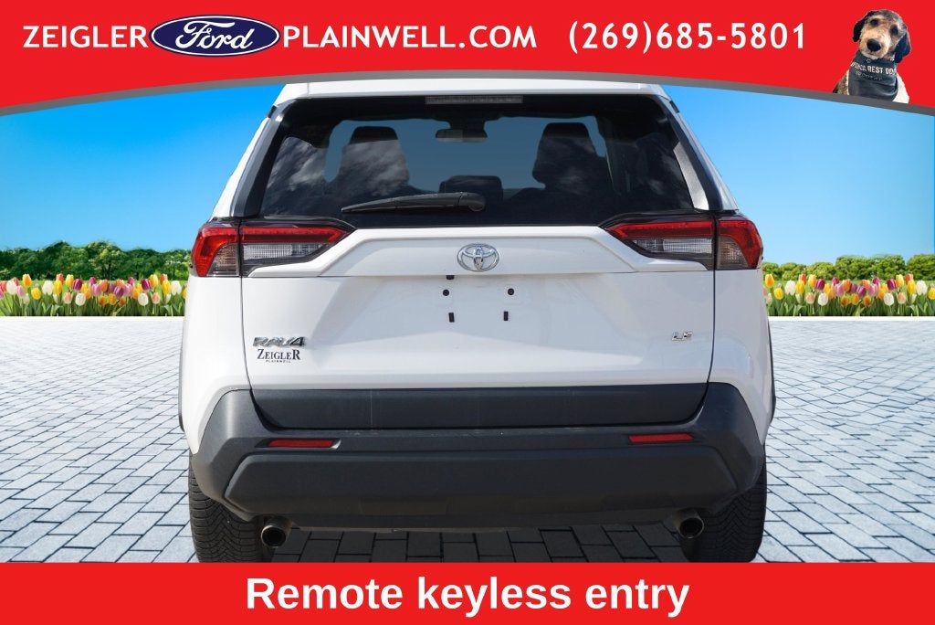 2022 Toyota RAV4 LE