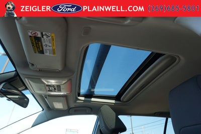 2024 Toyota RAV4 Hybrid XLE AWD Moonroof Convience & Weather Pkg