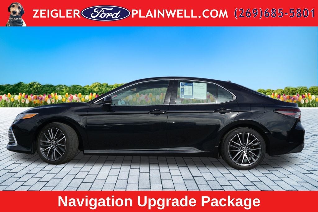 2022 Toyota Camry Hybrid XLE Leather Power Moonroof Rear Camera