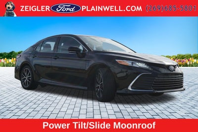 2022 Toyota Camry Hybrid XLE Leather Power Moonroof Rear Camera