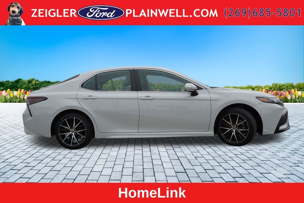 2022 Toyota Camry SE Power Moonroof Heated Combo Seats Rear Camera