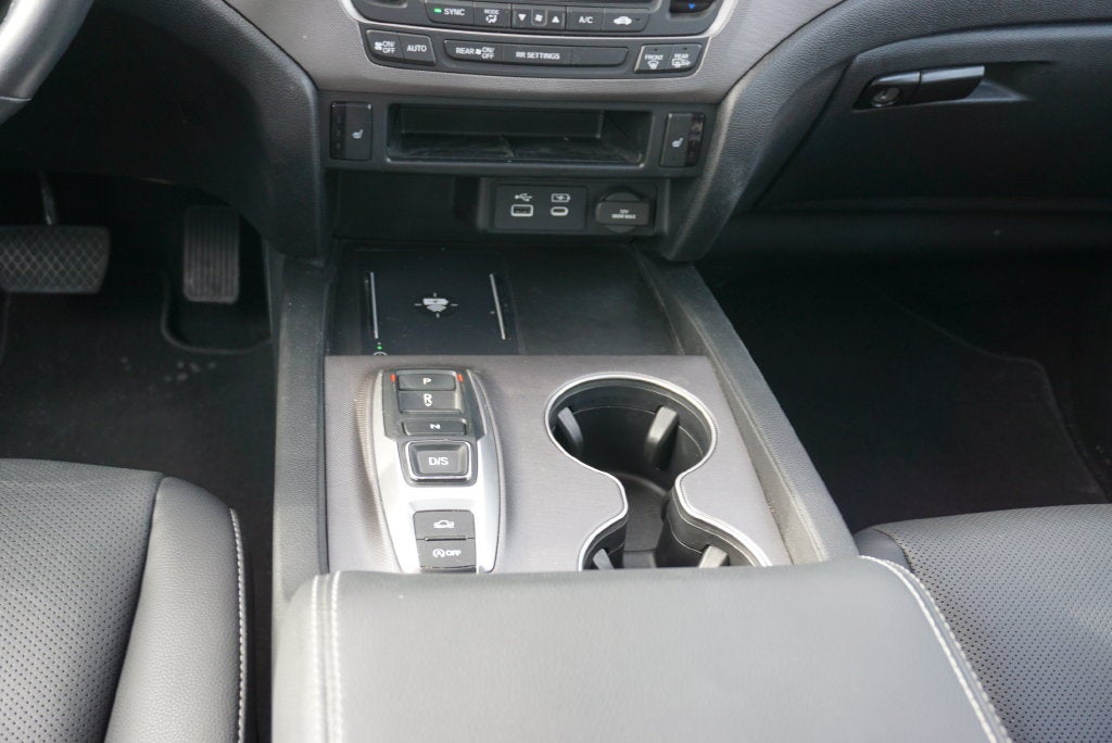 2025 Honda Ridgeline RTL Crew Cab 4x4 Heated Leather Moonroof