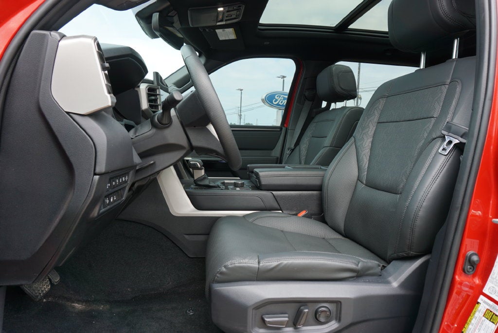 2025 Toyota Tundra Limited 4X4 V6 BLACK EDITION POWER MOONROOF LEATHER NAV