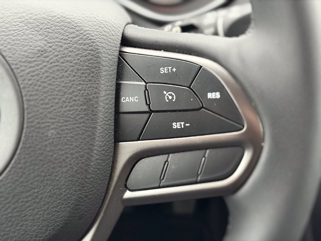 2022 Jeep Cherokee Latitude Lux * Certified Pre-Owned *